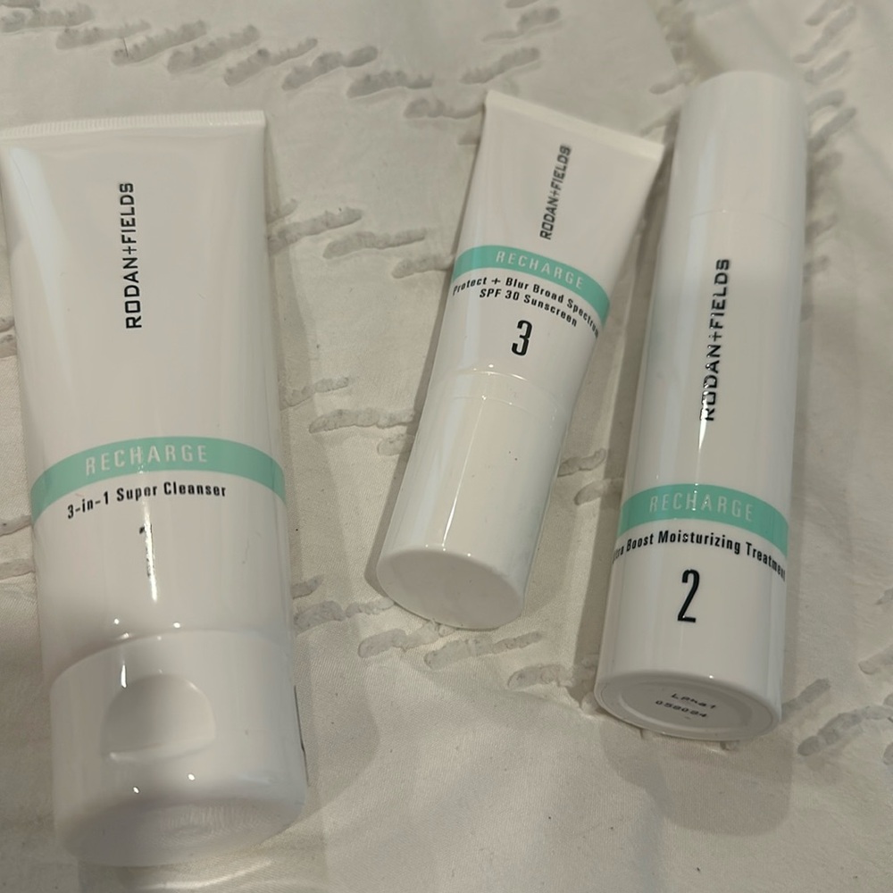 RODAN+FIELDS RECHARGE Regimen Set